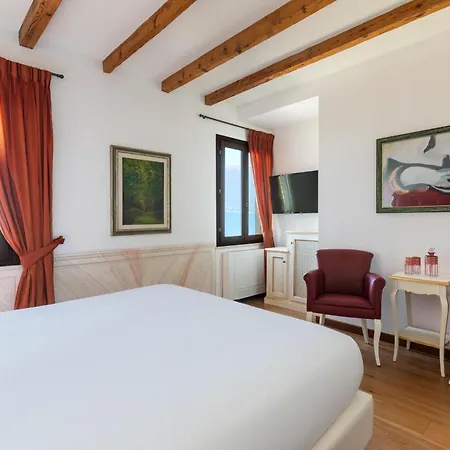 Boutique Sostaga 5*