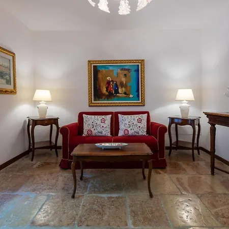 Boutique Sostaga 5*