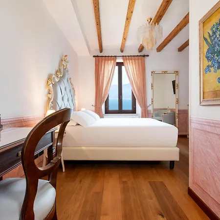 Boutique Sostaga Hotel Gargnano